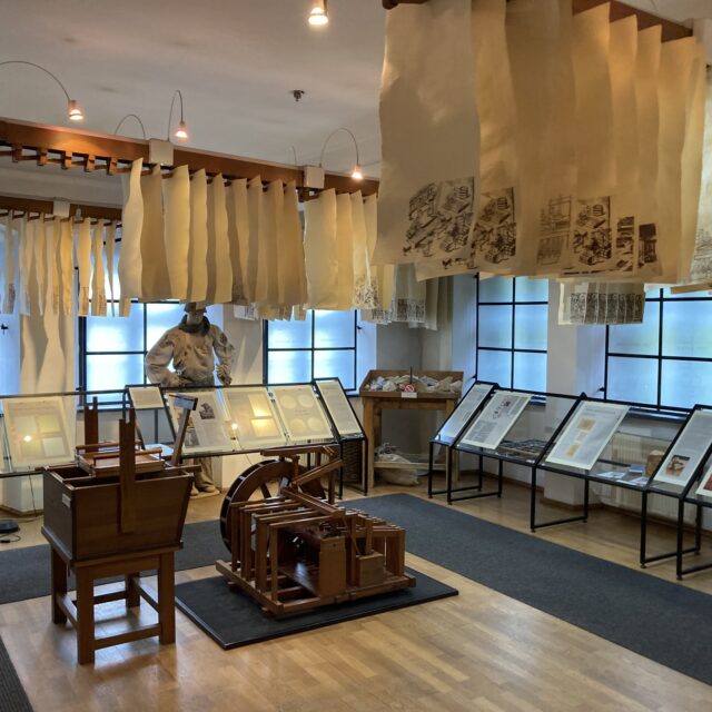 Święto Papieru w Muzeum Papiernictwa w Dusznikach-Zdroju szkolenie bibliotekarzy 2025 (26)