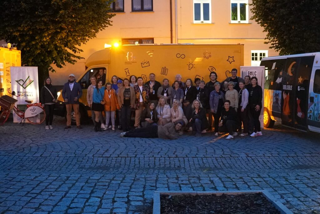 Miasteczko Bibliobusów - Piknik Czytelniczy 2025 (1)