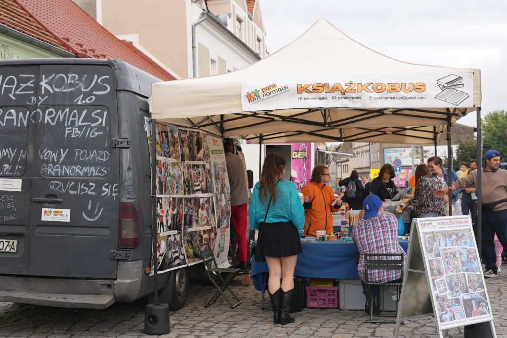 Miasteczko Bibliobusów - Piknik Czytelniczy 2025 (27)