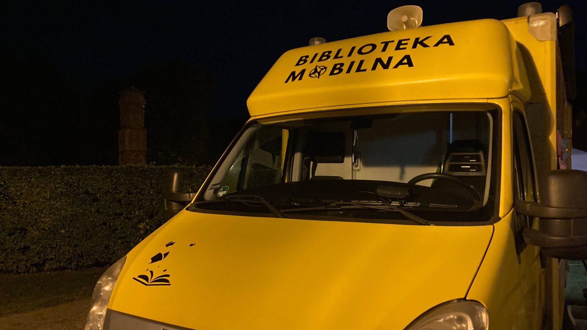 Bibliobus-na-Nocy-Nietoperzy-w-Osrodku-Kultury-Lesnej-w-Goluchowie-27-scaled